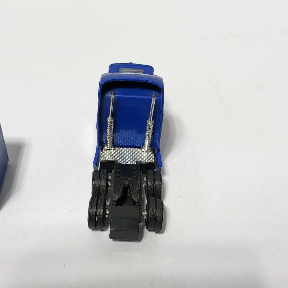 Jeff Gordon 24 DuPont Hendrick Motorsports Racing Hauler Semi Truck 1:64 Scale